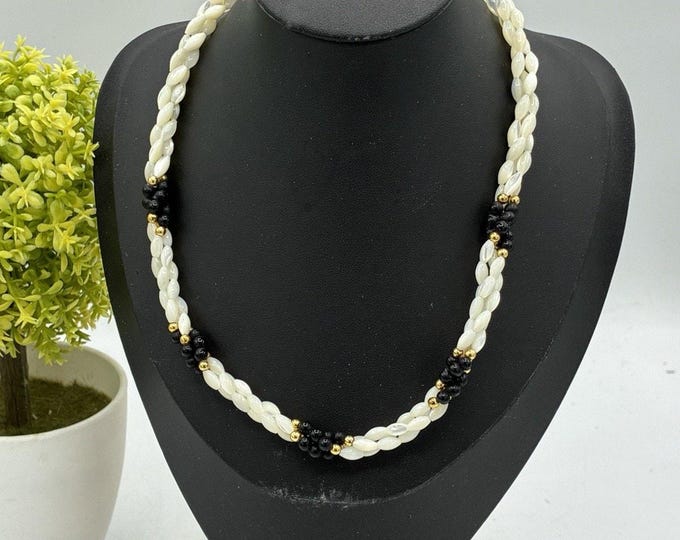 Vintage Twisted Shell Bead Necklace • Black Onyx & Gold Tone • 18” Classic Statement Jewelry