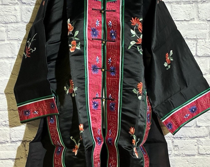 Vintage Magnolia Chinese Silk Jacket Hand Embroidered Floral Black Shanghai