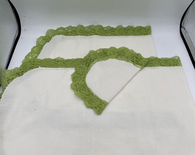 Set 3 Vintage Handmade Ivory Table Runners Oblong Green Lace Hem Cottage Farmhouse Decor