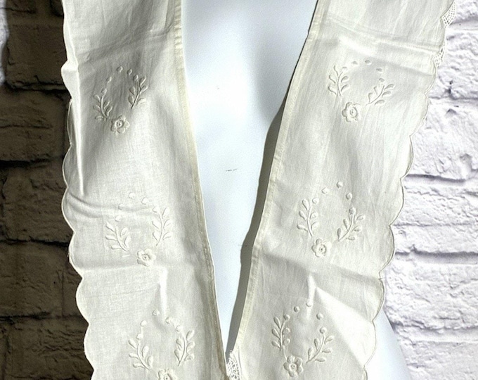 Vintage White Embroidered Detachable Collar Lace False Collar Bib Dickey