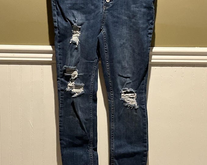 Free People Blue Ripped Denim Jeans Women’s 29x26 Mid Rise Distressed Boho Casual