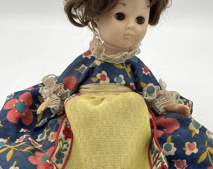 Vintage Ginny Vogue Doll 1972 In FLORAL DRESS / Apron 8”Tall USED