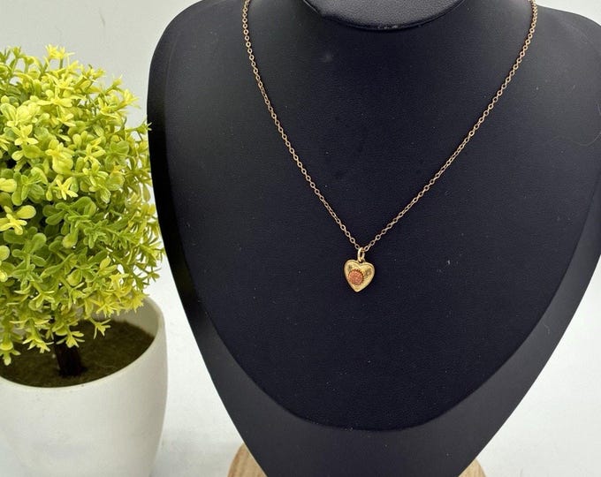 Vintage Gold Tone Engraved Heart Pendant Necklace Goldstone Cabochon Dainty