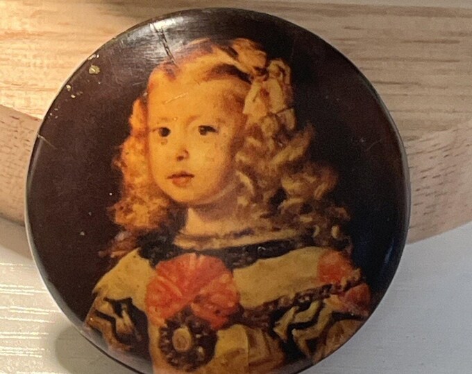 Vintage Velazquez Infanta Margarita Wood Portrait Button Brooch As Is