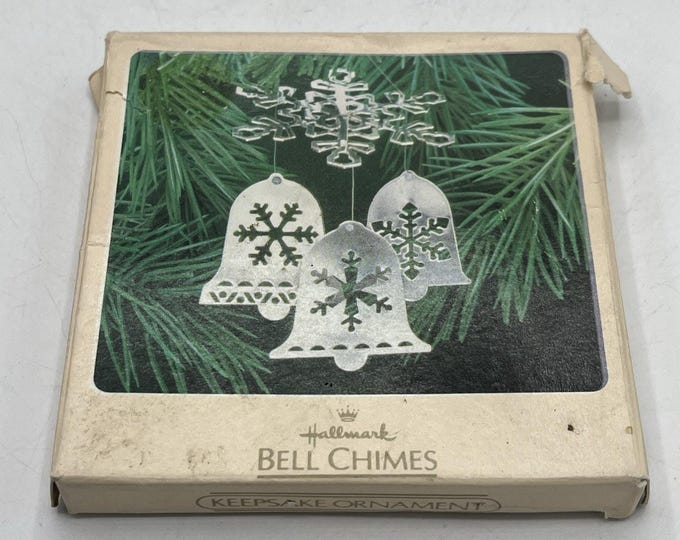Bell Chimes Hallmark Keepsake Ornament 1982, Vintage