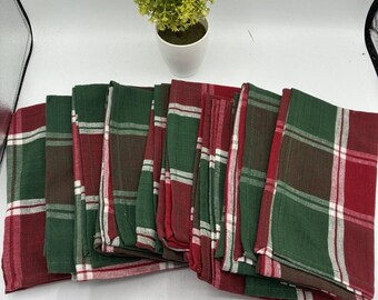 Set di 9 tovaglioli di stoffa a quadri natalizi da 45 cm (18 pollici) rossi, verdi e bianchi, motivo scozzese festivo.