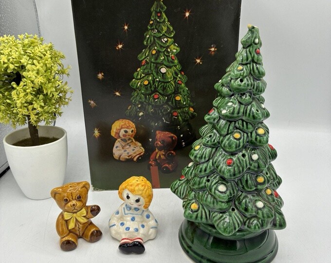 Avon Christmas Ceramic Tree Candle Holder S&P Shaker Set Weiss Brazil IOB 7”