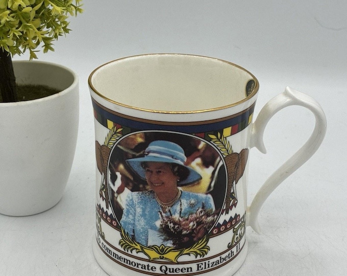 Aynsley Fine Bone China Ltd Ed 950 Queen Elizabeth II South Africa 1995 Mug