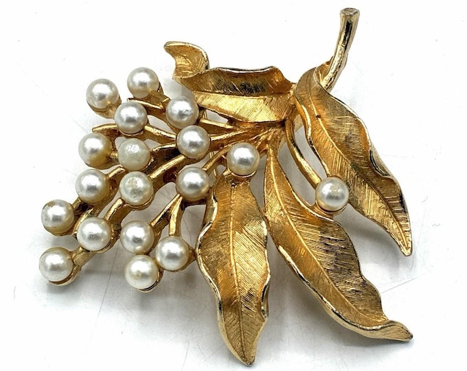 Vintage CAPRI Brooch Gold Tone Leaf Faux Pearl Cluster Floral Pin 2.5”