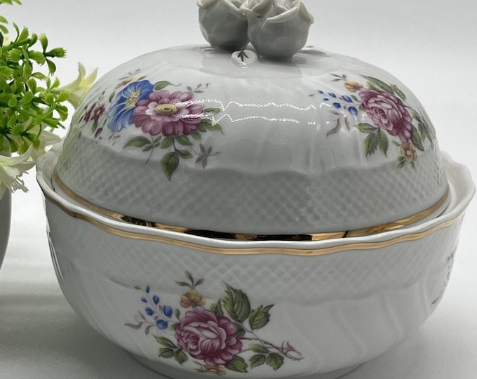 Morning Glory Hollohaza Hungary No. 1831 Round Gold Trim 3D Roses Lidded Dish