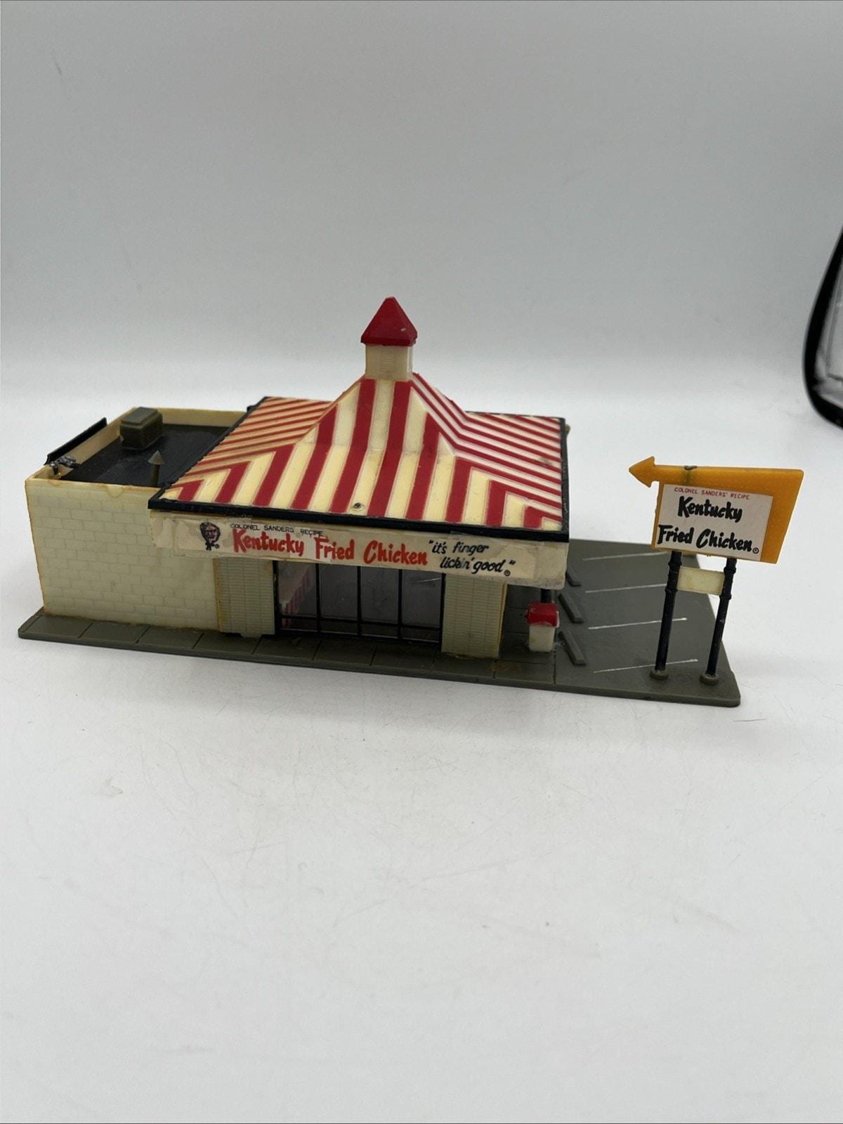Train KFC Kentucky Fried Chicken VINTAGE HO 1/87 Model Restaurants