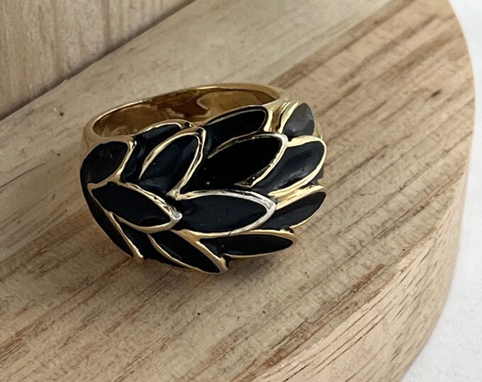 Vintage Signed 18K GE Gold Plated Black Enamel Leaf Ring Size 6.75