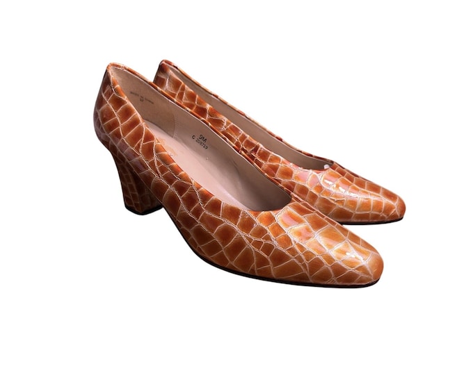 Caressa Camel Patent Leather Block Heels Womens Size 9M Leather Sole