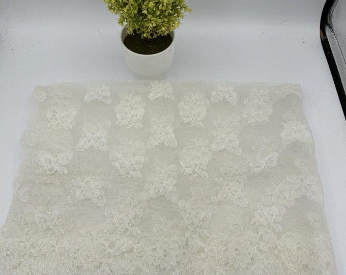 Ivory Cream Lace Table Runner Scalloped Edge Floral 56x13” Wedding Cottage
