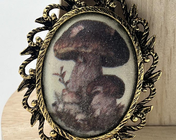 Unique Vintage Ceramic Cameo Pendant Painted Mushroom In Ornate Brass frame RARE