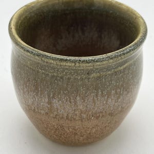 J. Parsley Ohio Pottery Blumenfrosch – Künstlersigniert, grün-braune Glasur, handgefertigt, 6,35 cm (2,5 Zoll)