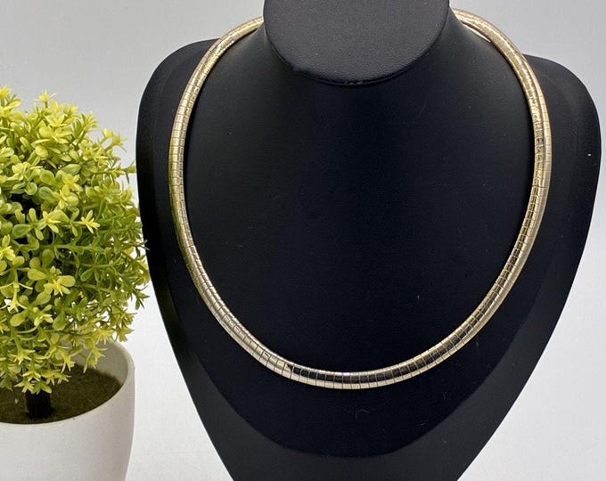Vintage Gold Tone Omega Chain Choker Necklace Unmarked 14-15 Inch