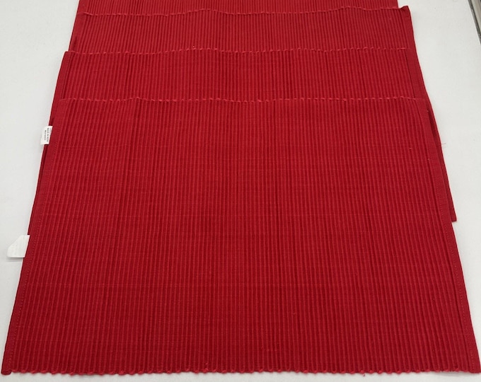 Vintage Red Holiday Cotton Cloth Placemats Set of 4 13x18.5 Inch
