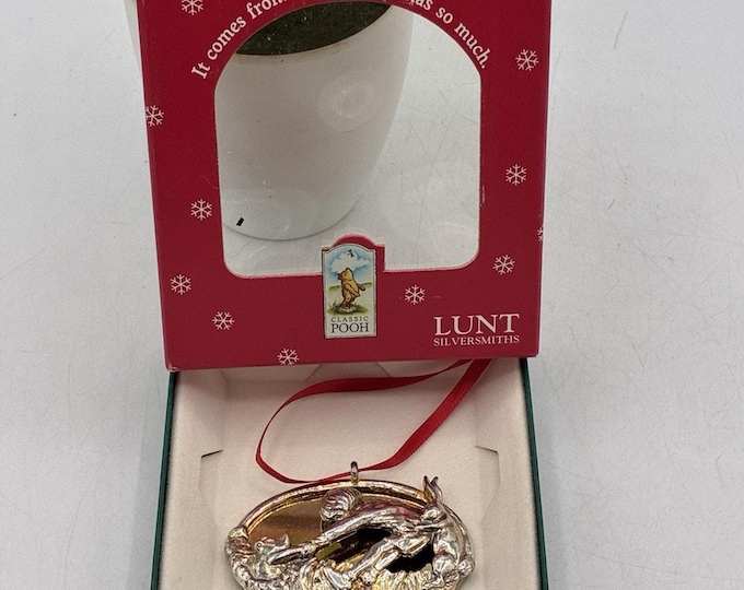 Lunt Silversmiths Classic Pooh Disney Ornament And They All Pulled Together Box