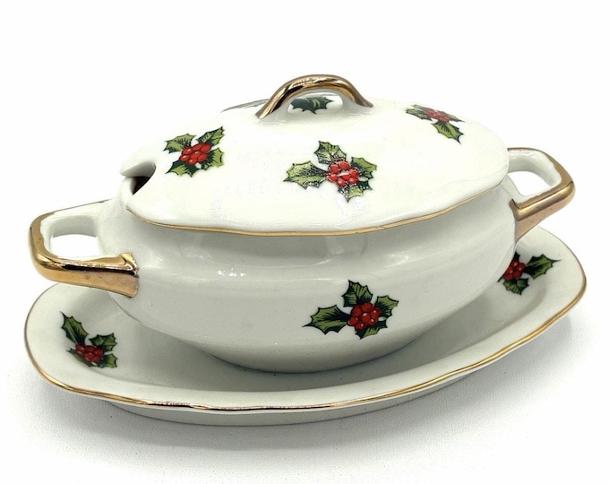 Vintage Lefton Christmas Holly Covered Gravy Boat with Underplate, Japan 7947