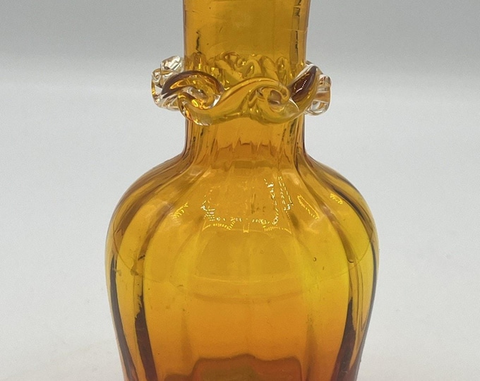 Vintage Hand Blown Art Glass by Pilgrim Amberina Vase Twisted filigree Collar 5”