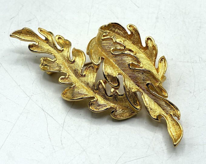 Vintage Liz Claiborne LC Gold Tone Double Leaf Brooch 1.3” Textured Pin