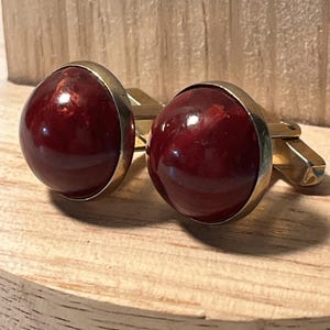 Spinki do mankietów Vintage Swank Ruby Red Gripoix Szklany kaboszon Złoty okrągły