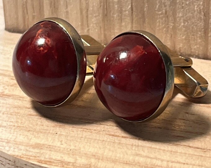Vintage Swank Cuff Links Ruby Red Gripoix Glass Cabochon Gold Tone Round