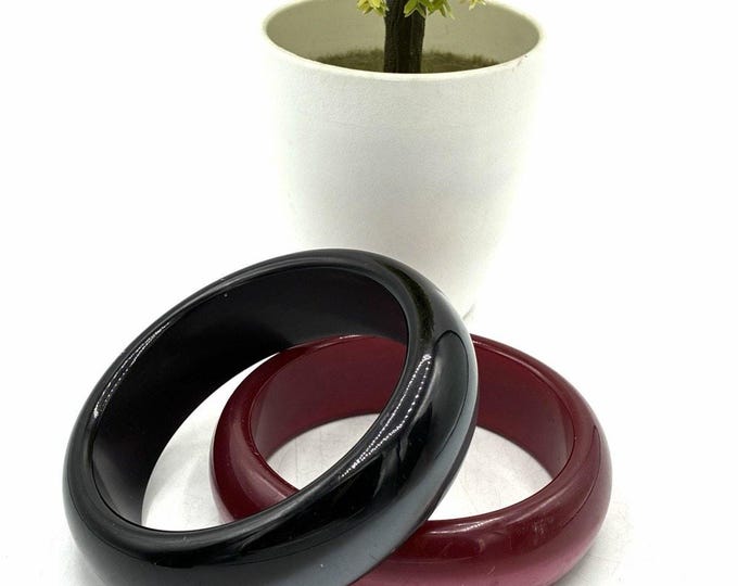 Set 2 Chunky Black Burgundy Lucite Style Bangle Bracelets Retro Statement