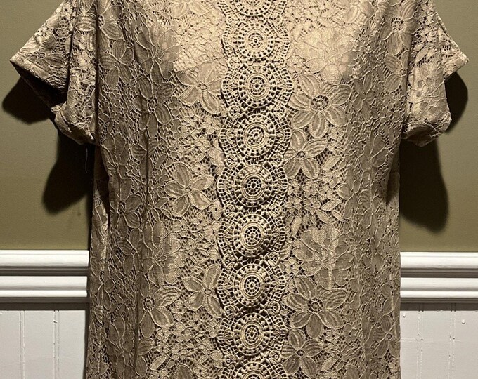 Cable & Gauge Lace Blouse – Beige Short Sleeve Dressy Top NWT Size M