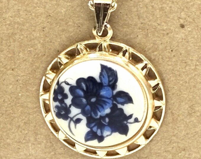 Western Germany Vintage Blue White Porcelain Floral Pendant Necklace 24 inch