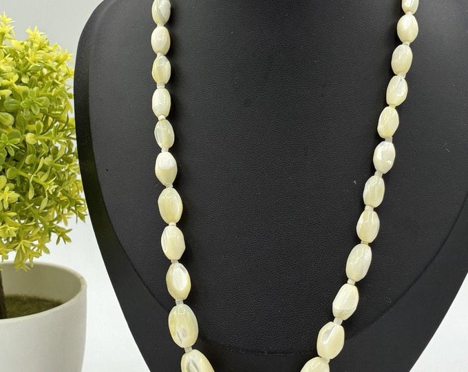 Vintage Genuine Mother of Pearl Shell Bead Graduated Necklace 18 inch Knotted