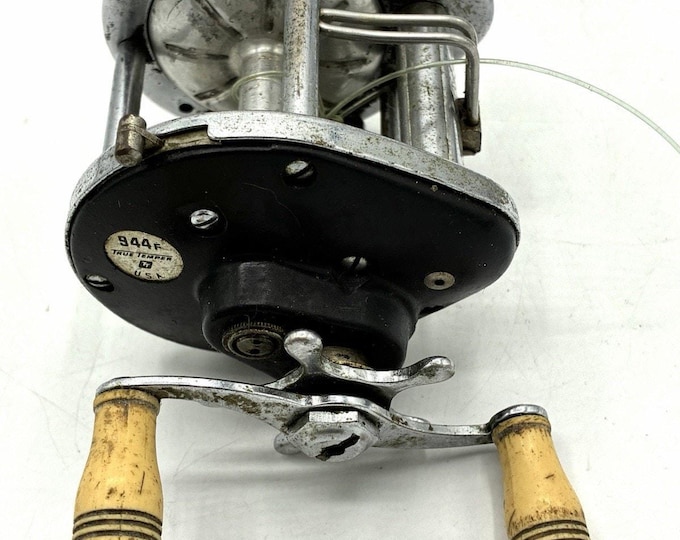 Vintage True Temper 944F Level Wind Reel — Made in USA, Metal Baitcaster