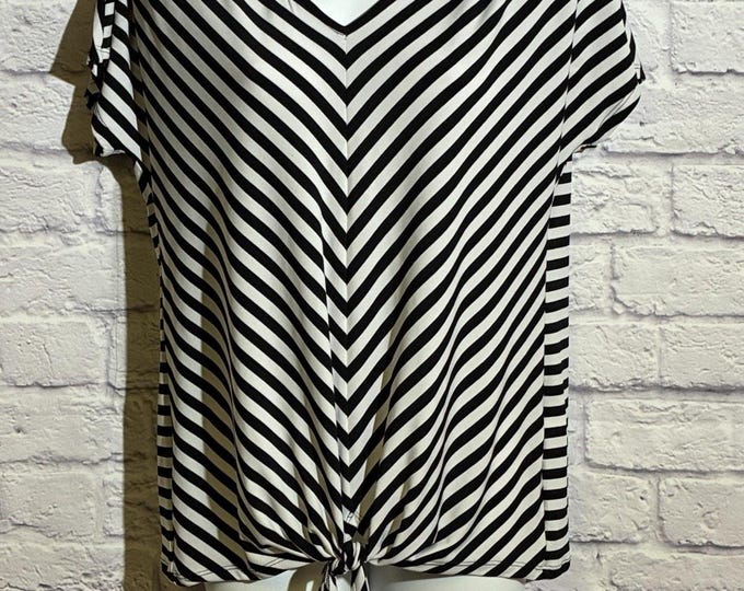 Chico’s Black White Stripe V-Neck Front Tie Top Short Sleeve Size 1