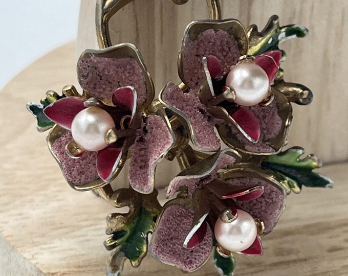 Vintage Flower Pin Metal Brooch Pink Faux Pearls Gold Tone
