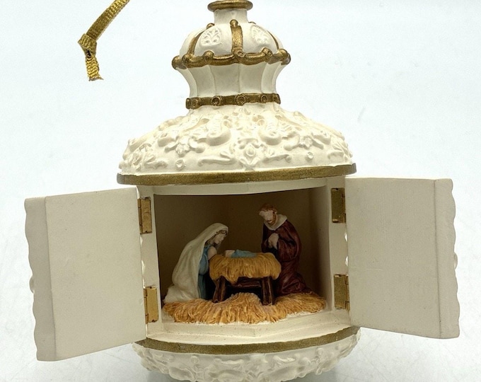 1999 Hallmark The Christmas Story Nativity Ornament Opening Doors QX6897