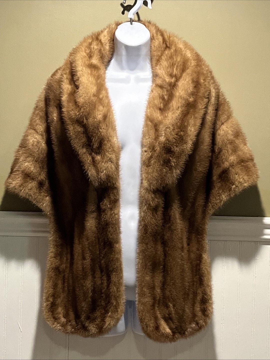 Stunning Vintage Cikra Cleveland Brown Fur Stole Shawl Wrap