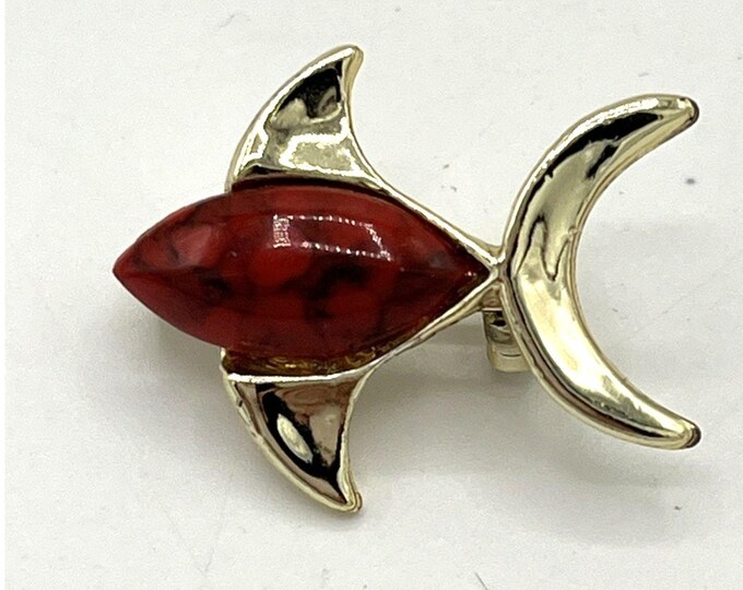 Vintage Gold Tone Fish Brooch – Red Faux Coral Art Glass Pin