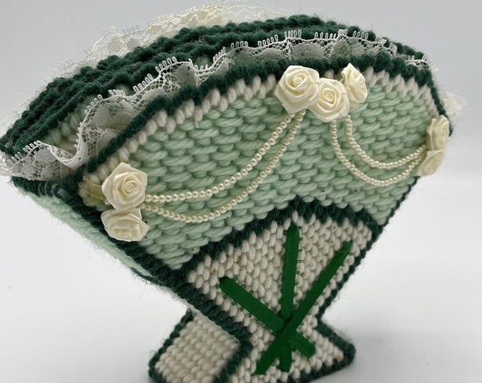 Needlepoint Coasters Retro Victorian Granny 4 Coasters In Fan Case, 70s 80s Vtg