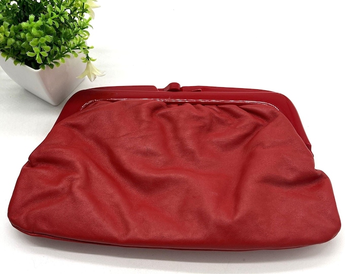 Vintage Avantique Red Leather Clutch – Lucite Snap Clasp – Midcentury Modern Retro Purse
