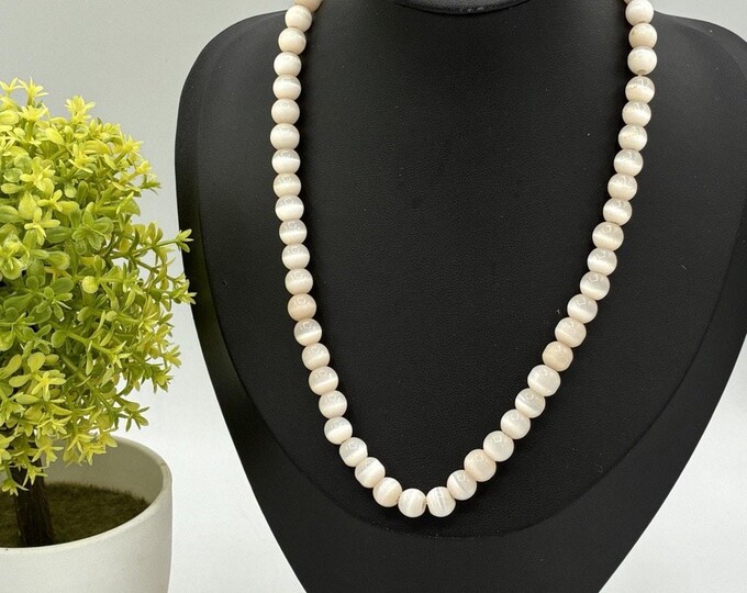 Vintage White Cat’s Eye Glass Bead Hand Knotted Necklace 16 inch Lobster Clasp