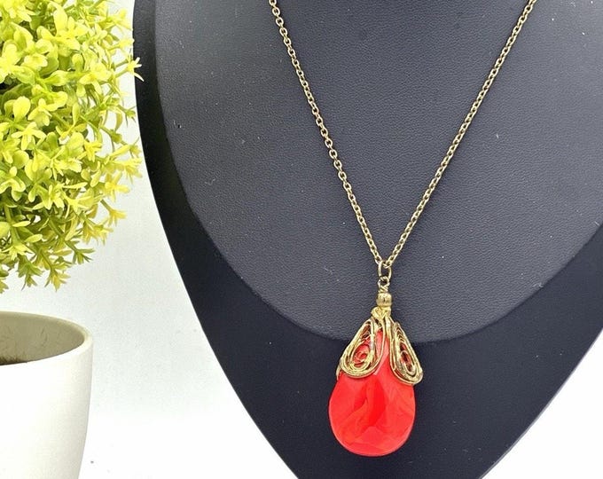 Vintage Red Faceted Glass Teardrop Pendant Gold Filigree Cap Necklace 20 Inch