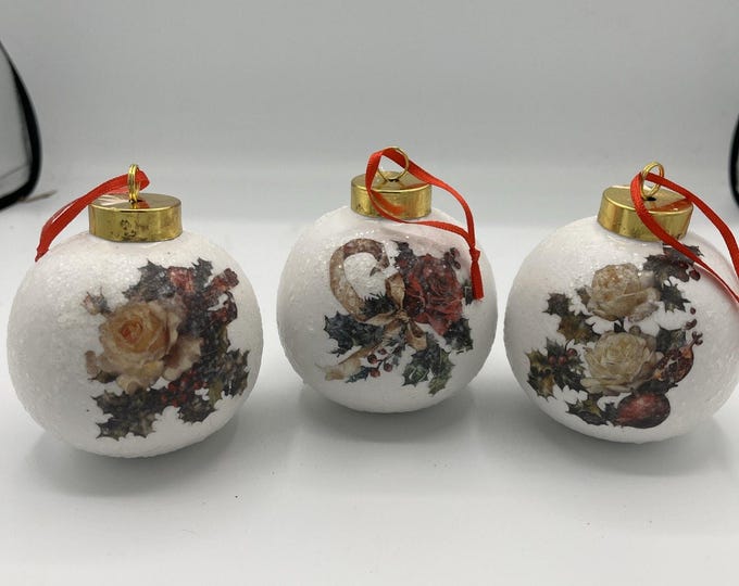 Gorgeous Set Of 3 Artisan Decoupaged Heavy White Glitter Ornaments Round Xmas