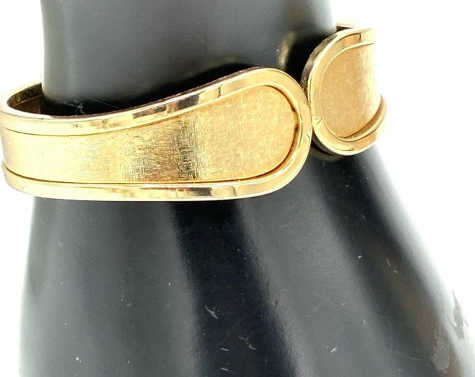 Vintage Gold Tone Hinged Cuff Bracelet Signed SC Sarah Coventry Style Florentine