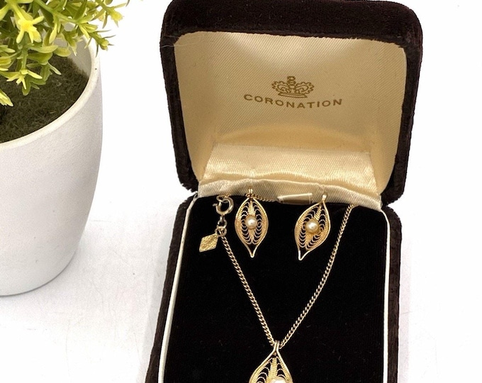 Vintage Sarah Coventry Necklace Clip Earrings Set Faux Pearl Filigree Gold Tone