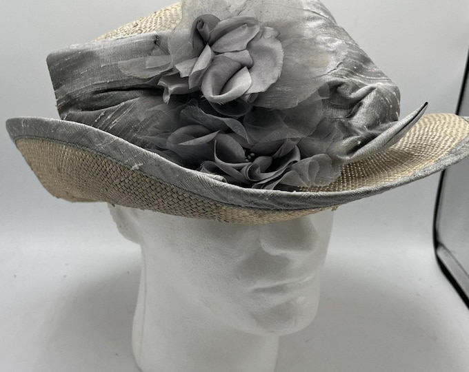Woman's Toucan Collection New York Straw Hat Gray With Flower