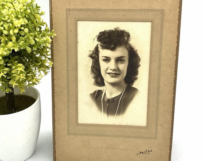 Vintage 1940s Studio Portrait Photo Emma Brown Signed De Vito Folder