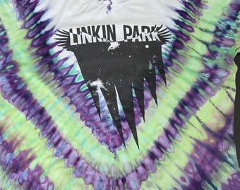 Camiseta Linkin Park tingida à mão: tinta de gelo vibrante, oficialmente licenciada