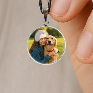 Personalized Labrador Photo Necklace - Custom Pet Portrait Pendant Jewelry, Dog Lover Gift, Memorial Keepsake, Unique Pet Owner Accessory