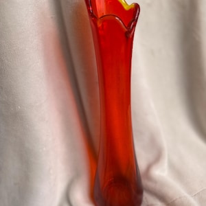 L.E. Smith Amberina 14.5” Swung Vase